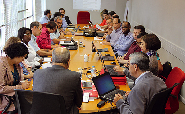 Representantes das delegaes reunidos na Sede Nacional