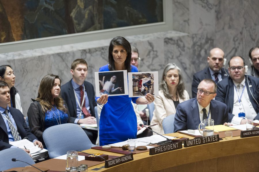  Nikki Haley no Conselho de Segurança da ONU se reúne para falar sobre suposto uso de armas químicas, na Síria.