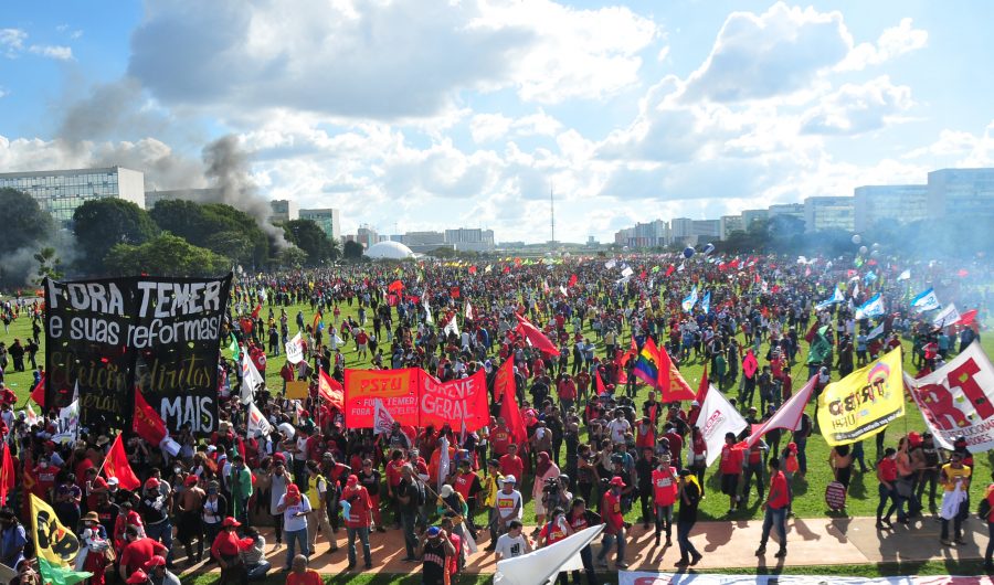 Brasilia (DF) - Marcha de trabalhadores das Centrais e movimentos sociais nas esplanadas dos Ministérios foram impedidos de chegar ao Congresso Nacional | Foto UGT