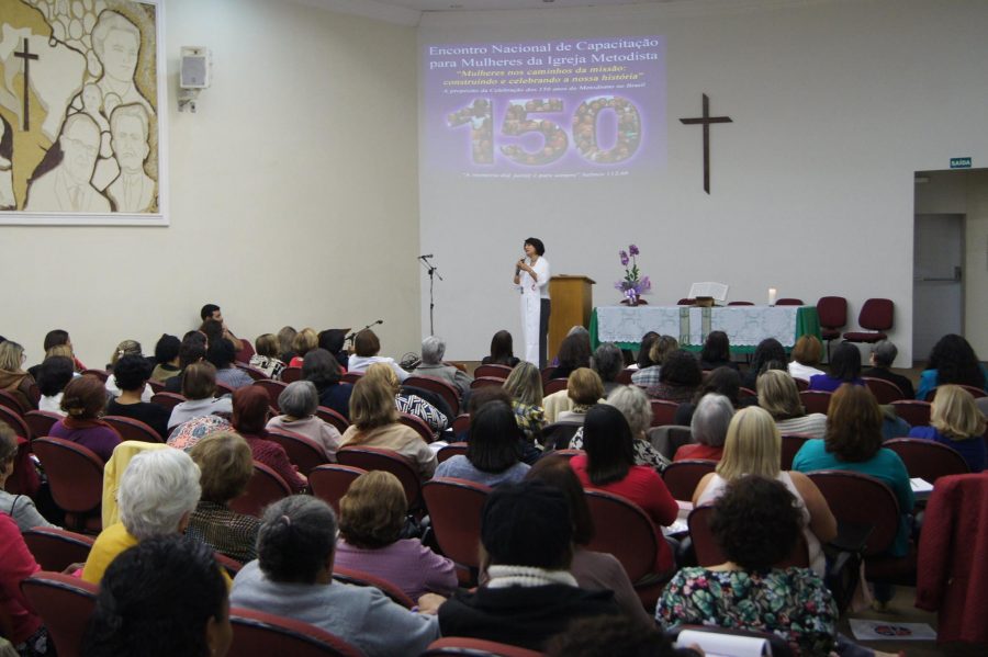 Bispa Assessora da Confederação, Marisa de Freitas Ferreira, pregou na abertura do encontro. Foto: Isabelle de Freitas.