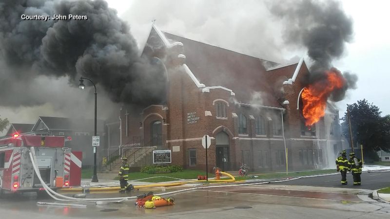 Incndio destri prdio da Igreja Metodista Unida em Marshfield (EUA)