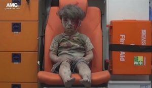 Vídeo de criança ferida na Síria após bombardeio comove o mundo