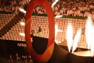 Comoo e conscientizao: Atleta cadeirante desce megarrampa e levanta pblico no Maracan