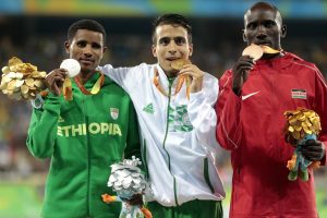 Paratleta argelino conquista medalha com tempo que garantiria ouro olímpico