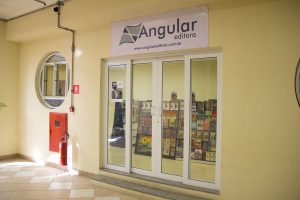 Angular Editora abre livraria na Faculdade de Teologia